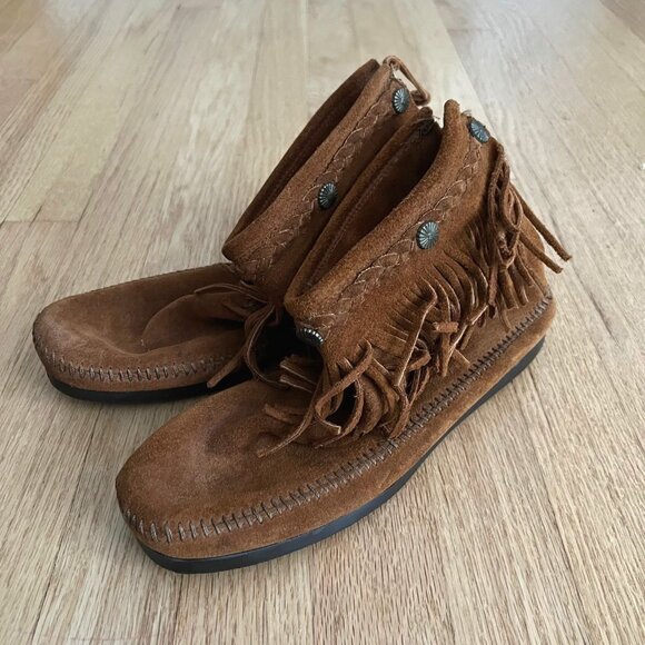 Minnetonka Suede Leather Fringe Moccasin Ankle Boots Women's Size 9.5 - Picture 1 of 9